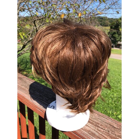 Wig Brown Carmel Blonde Highlights Layered Short Synthetic Wig For Women - Picture 5 of 13